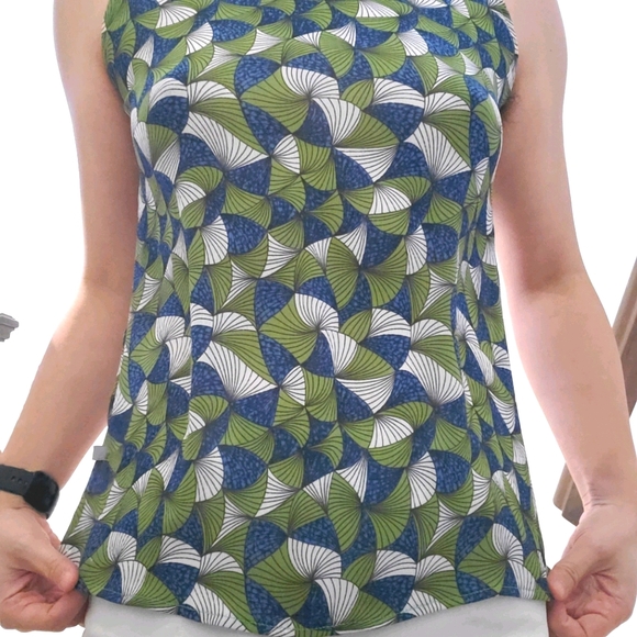Sleeveless Mock Neck Pattern Print Top - Picture 2 of 4
